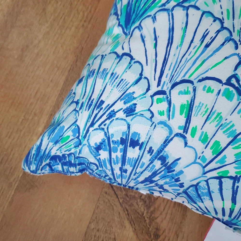 Lilly Pulitzer For Pottery Barn Reversible Pillow Beaded Starfish & Shell‎ Print